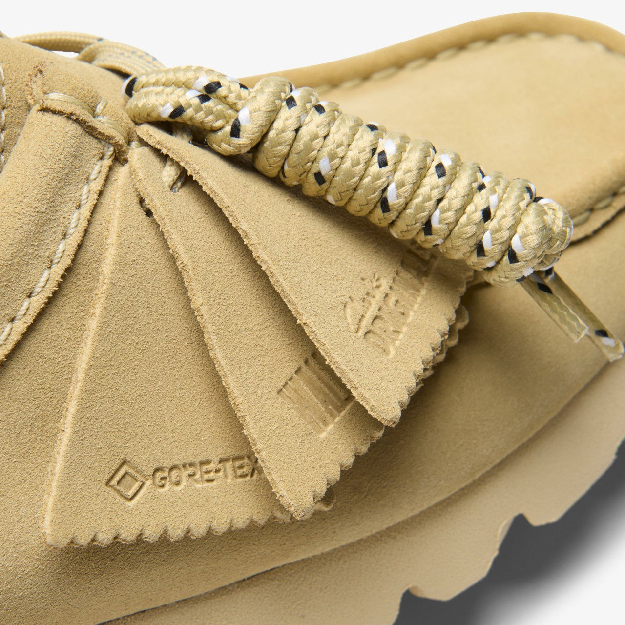 Wallabee GORE-TEX Maple Suede Clarks Women