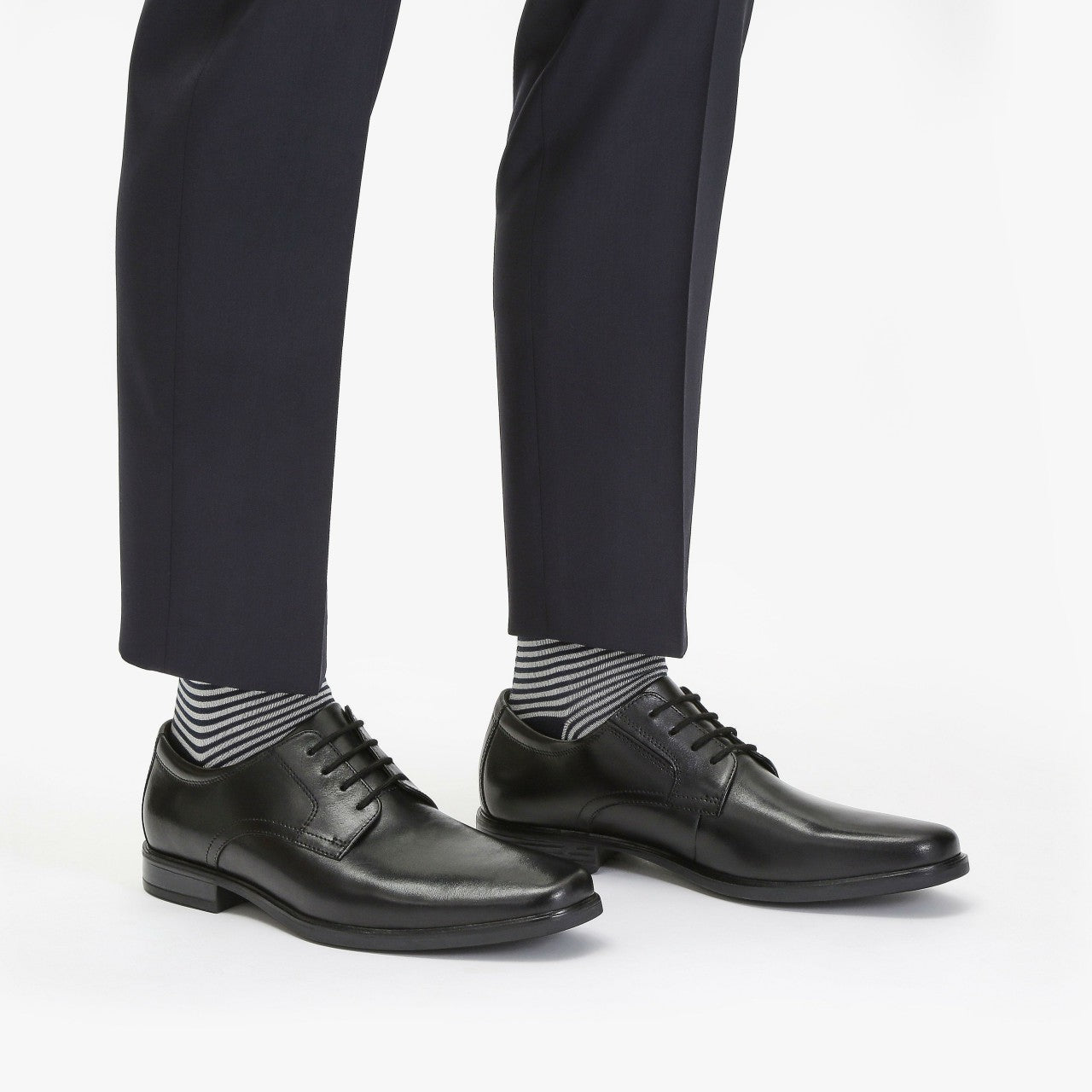 Howard Walk Black Leather Clarks Men