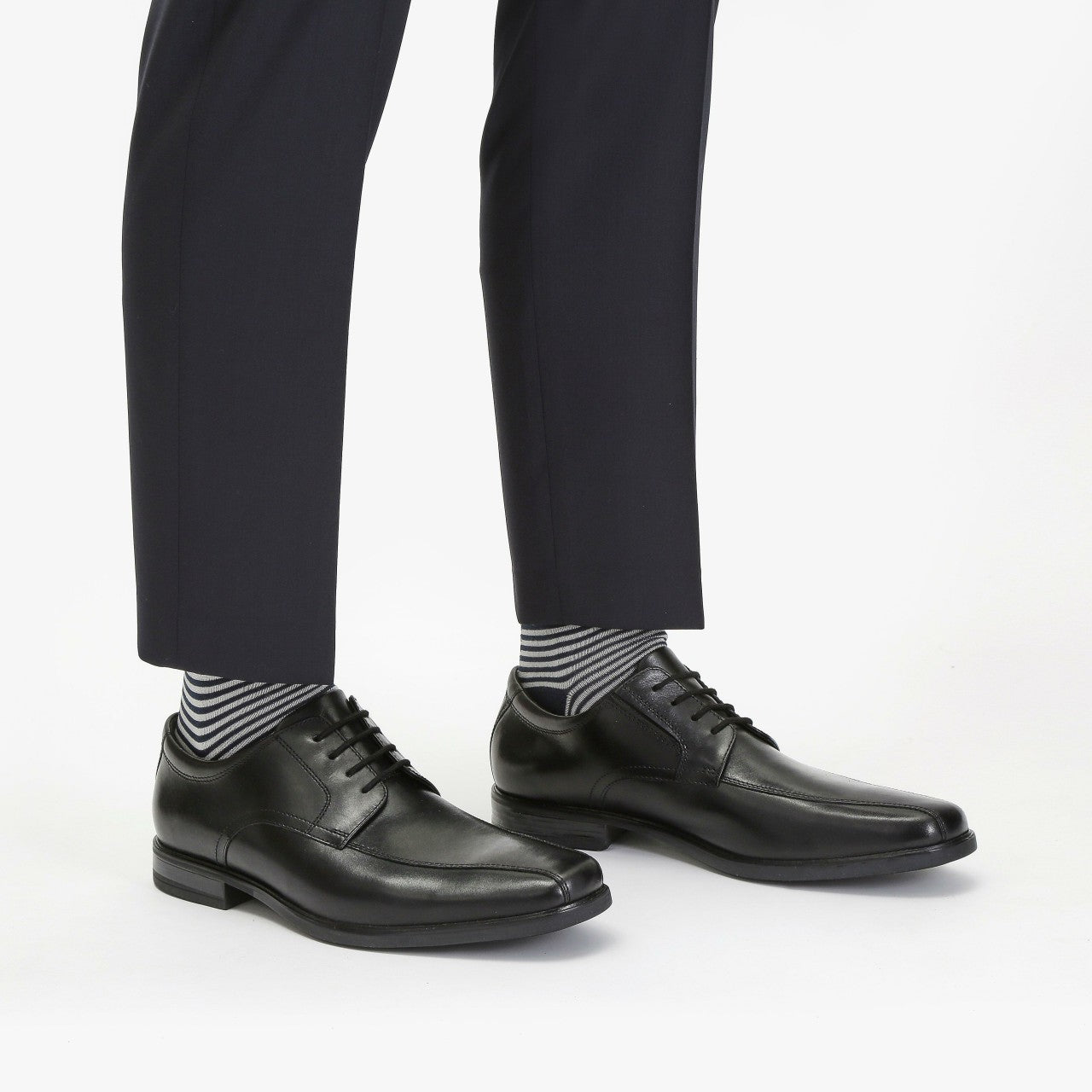 Howard Over Black Leather Clarks Men
