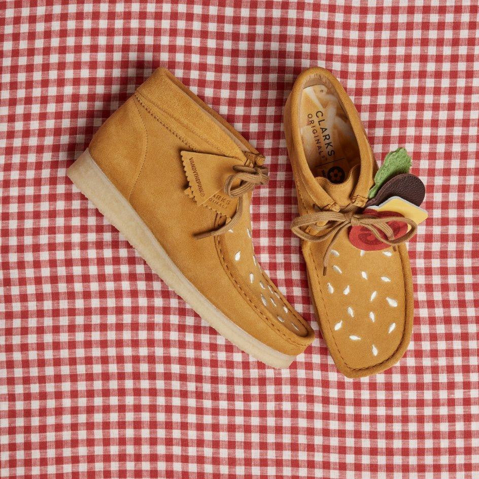 Wallabee Boot Tan Embroidery Clarks Men