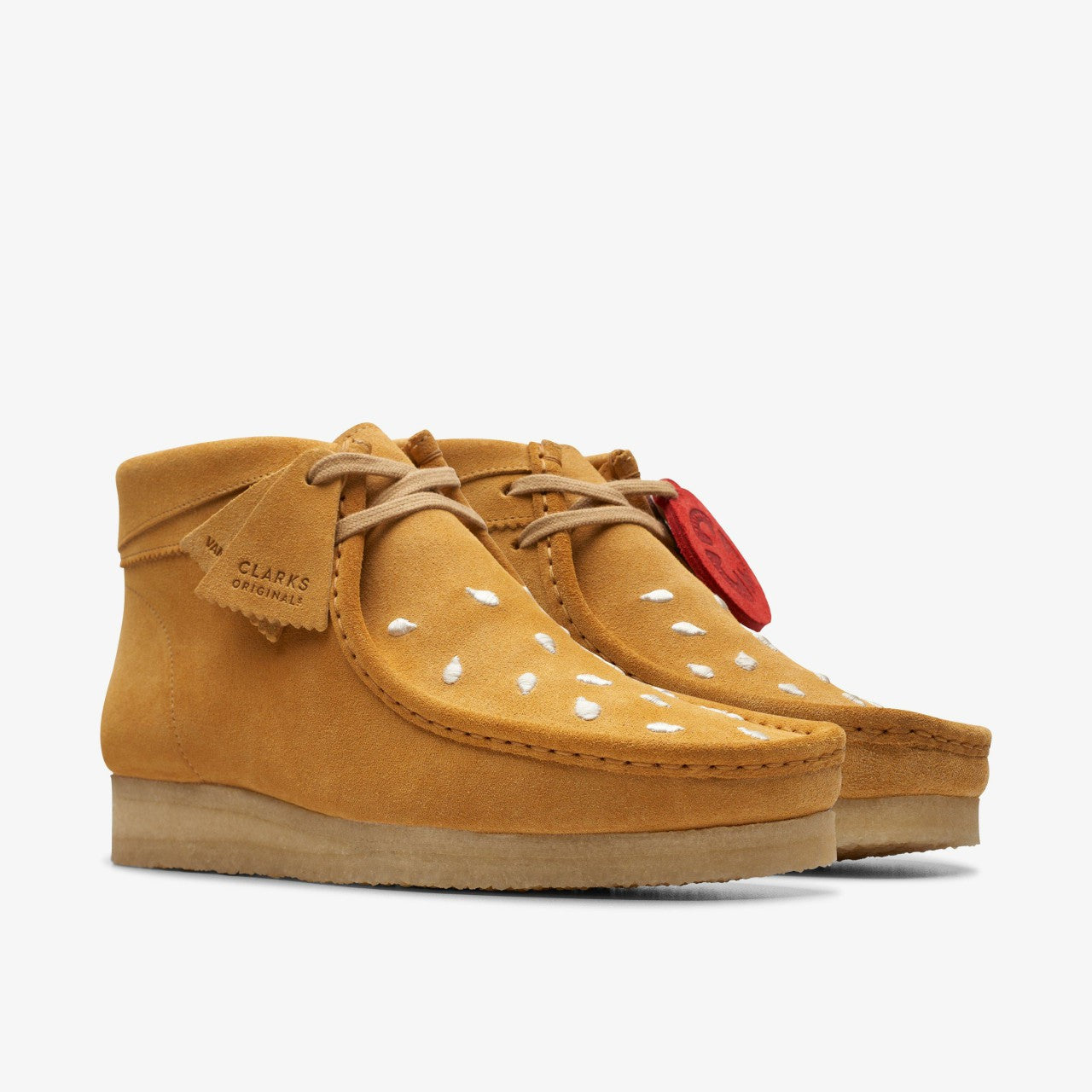 Wallabee Boot Tan Embroidery Clarks Men
