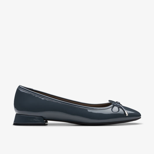 Ubree 15 Step Navy Patent Clarks Women