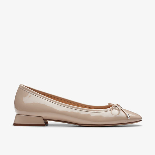 Ubree 15 Step Sand Patent Clarks Women