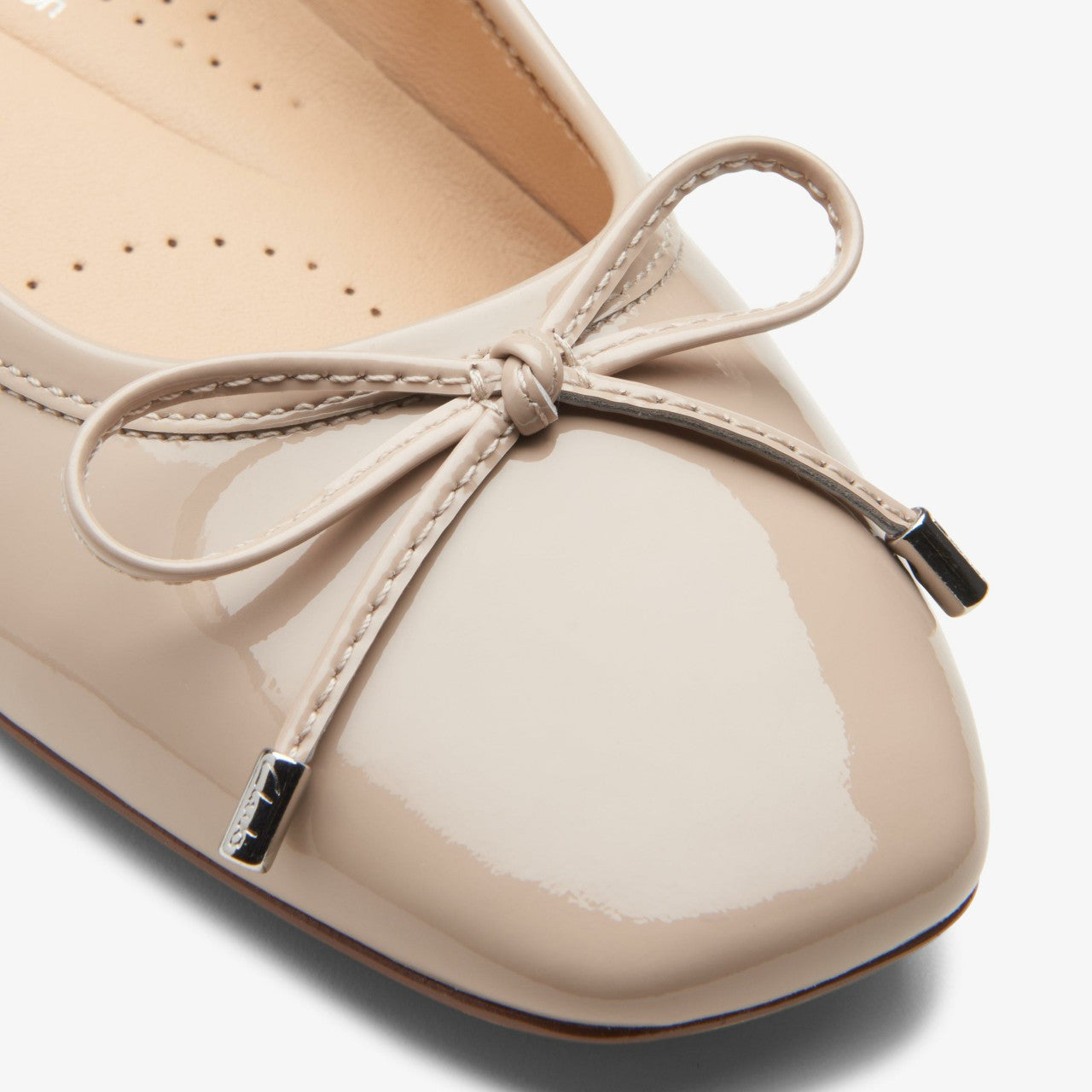 Ubree 15 Step Sand Patent Clarks Women