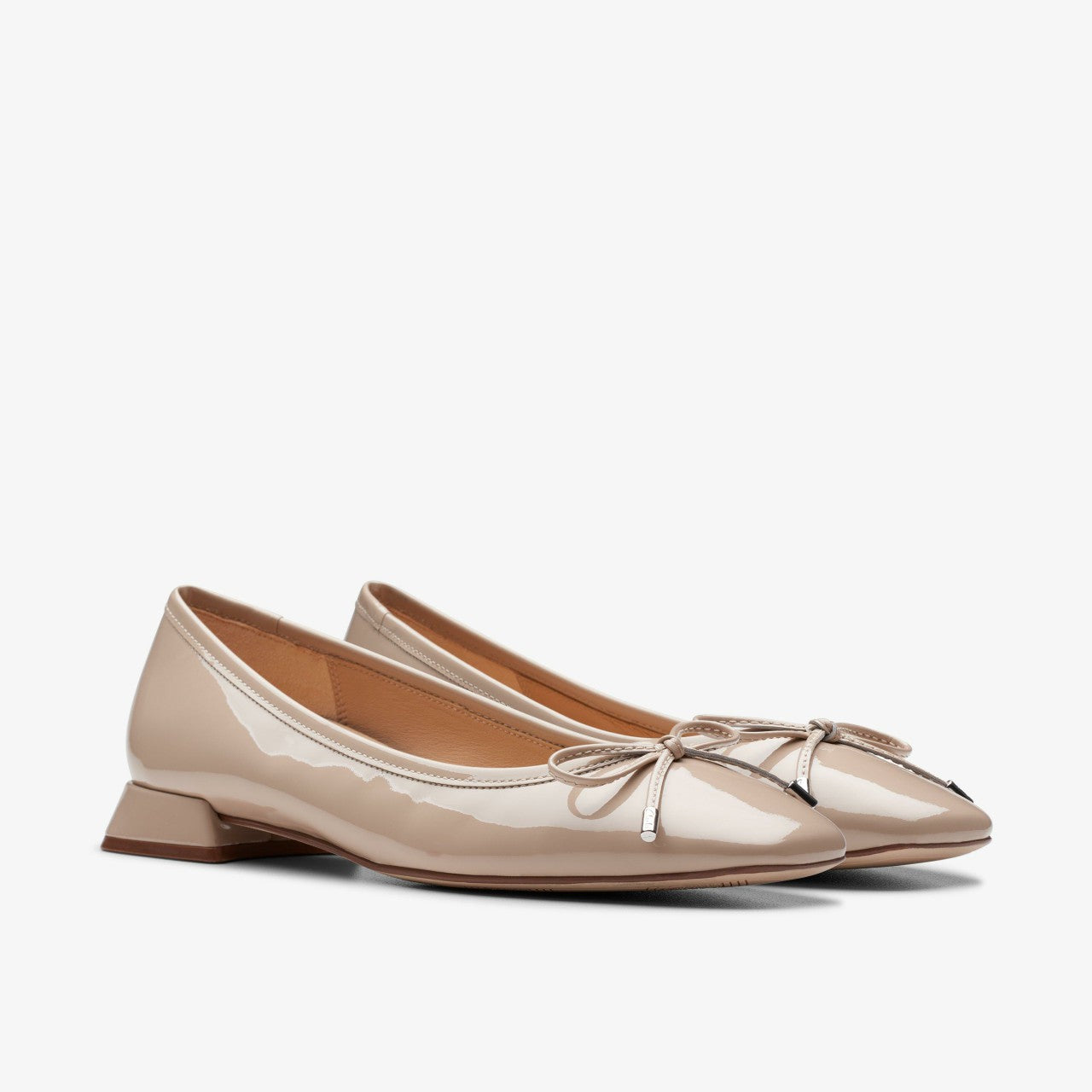 Ubree 15 Step Sand Patent Clarks Women