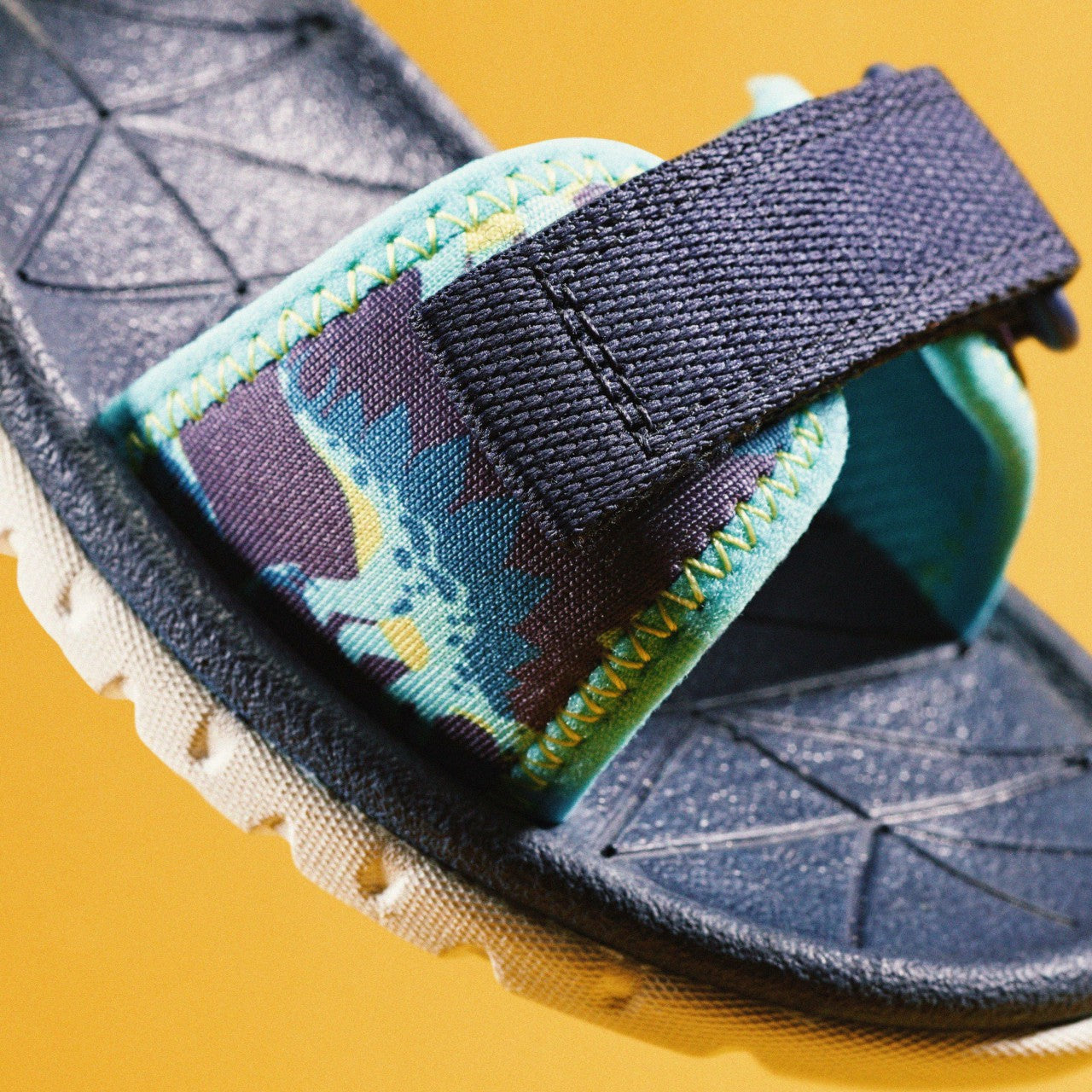Surfing Tide Kid Navy Clarks Kids