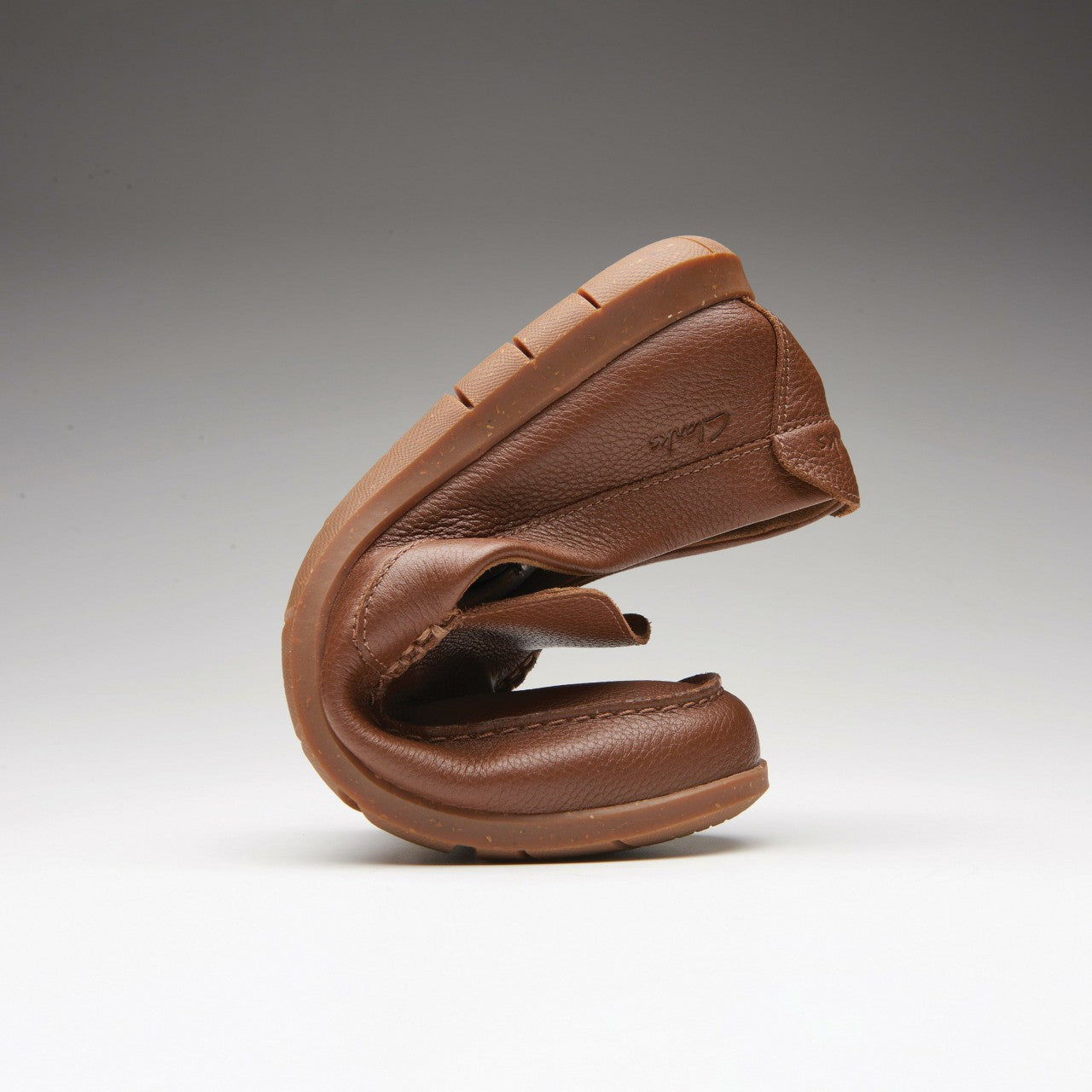Flexway Step Loafer Sand Suede Clarks Men