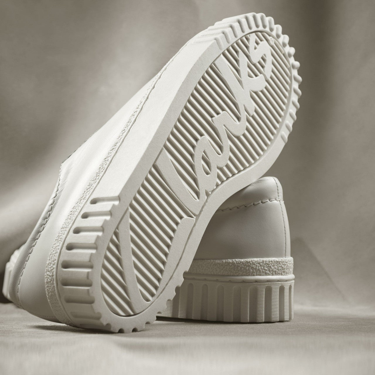 Mayhill Walk Off White Leather Clarks Women