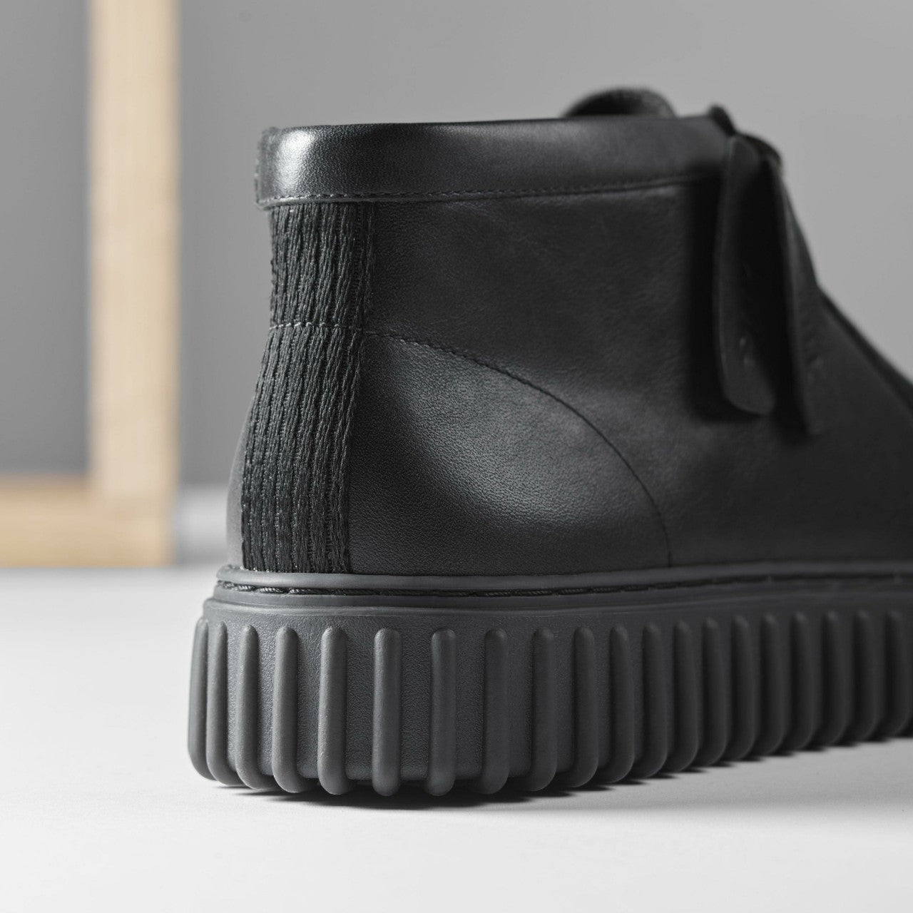 Torhill Hi Black Leather Clarks Men