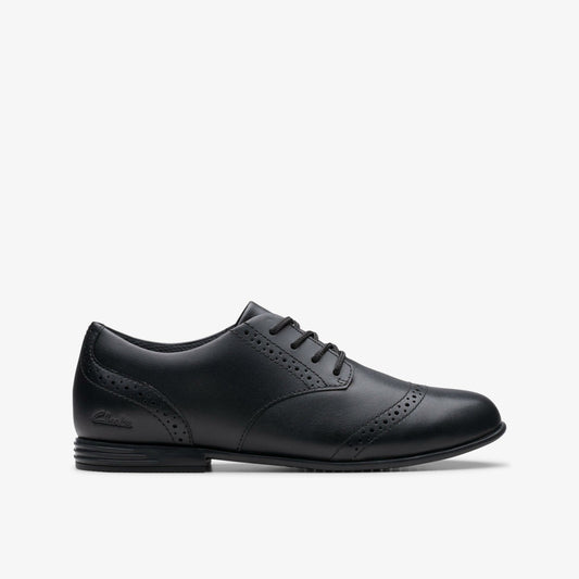 Finja Brogue Older Black Leather Clarks Kids