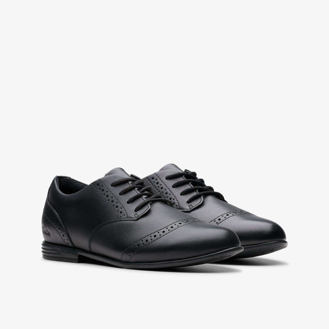 Finja Brogue Older Black Leather Clarks Kids