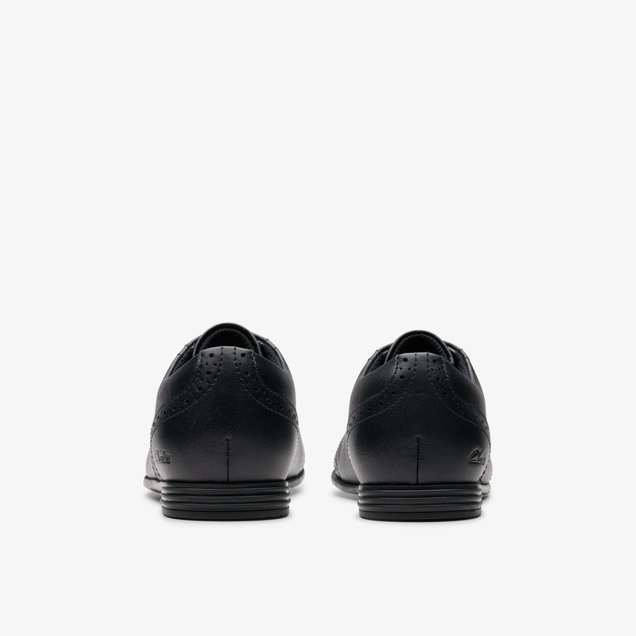 Finja Brogue Older Black Leather Clarks Kids