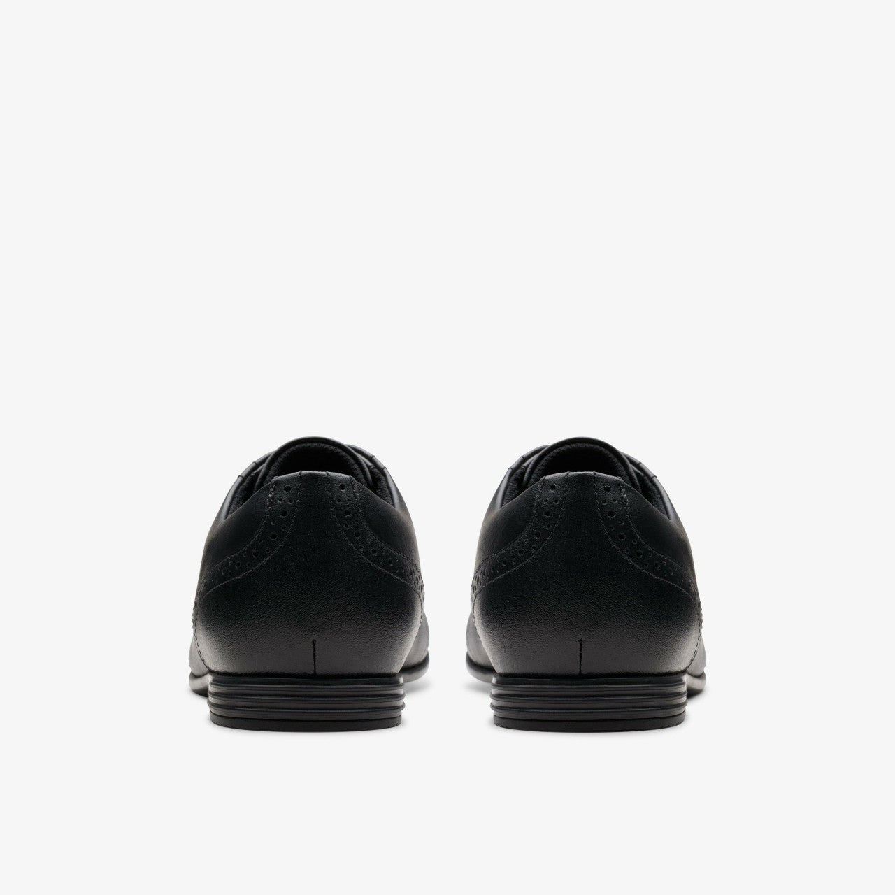Finja Brogue Youth Black Leather Clarks Kids