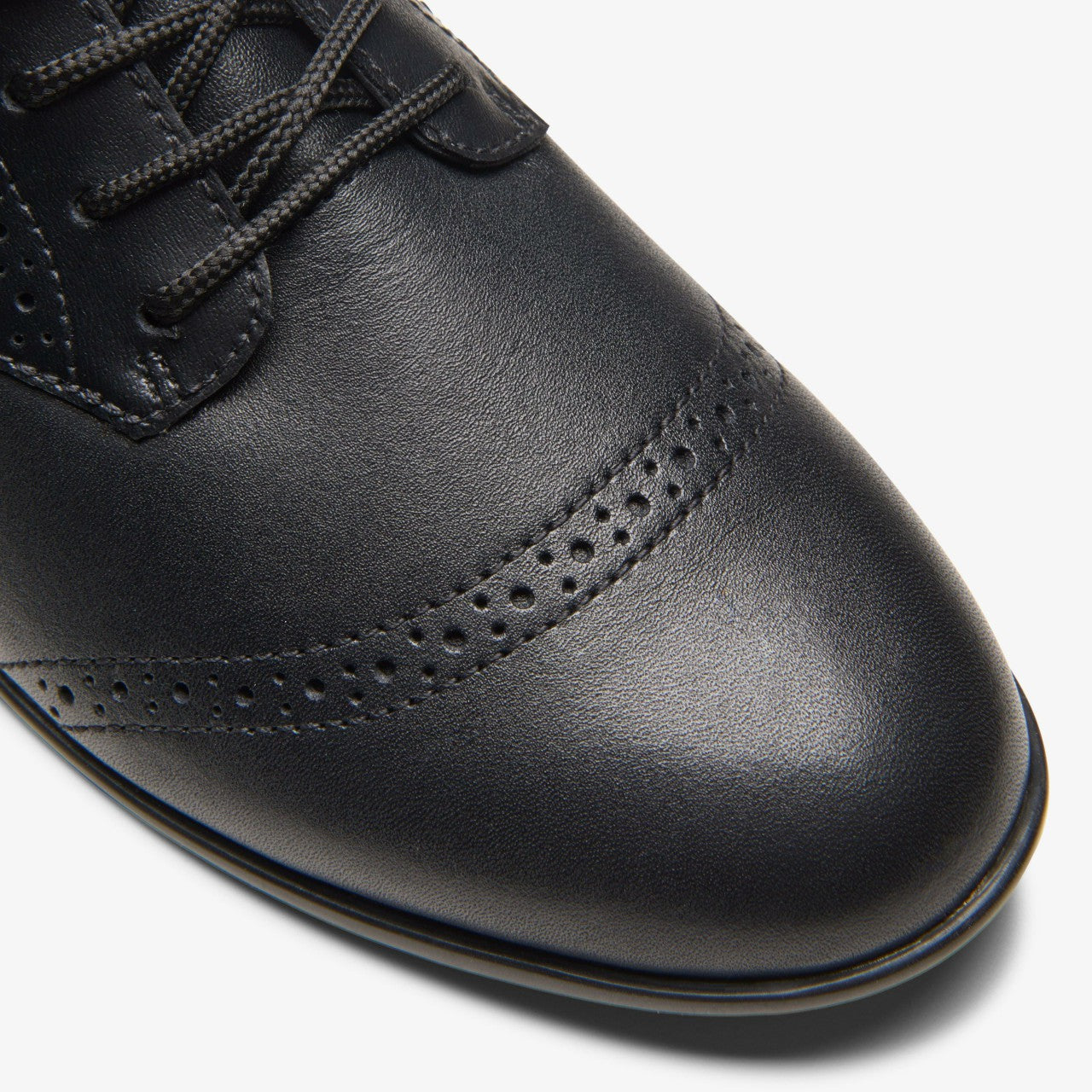 Finja Brogue Youth Black Leather Clarks Kids