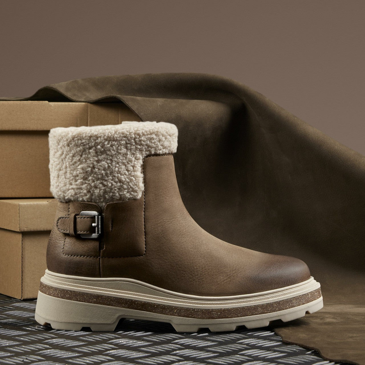 Hencroft Madi Waterproof Dark Sand Warmlined Clarks Women