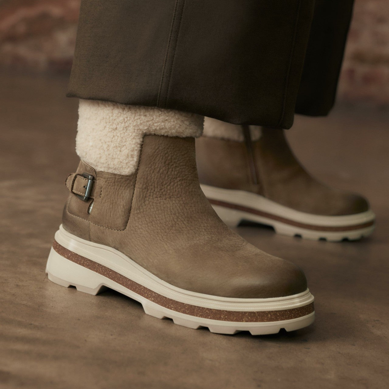 Hencroft Madi Waterproof Dark Sand Warmlined Clarks Women