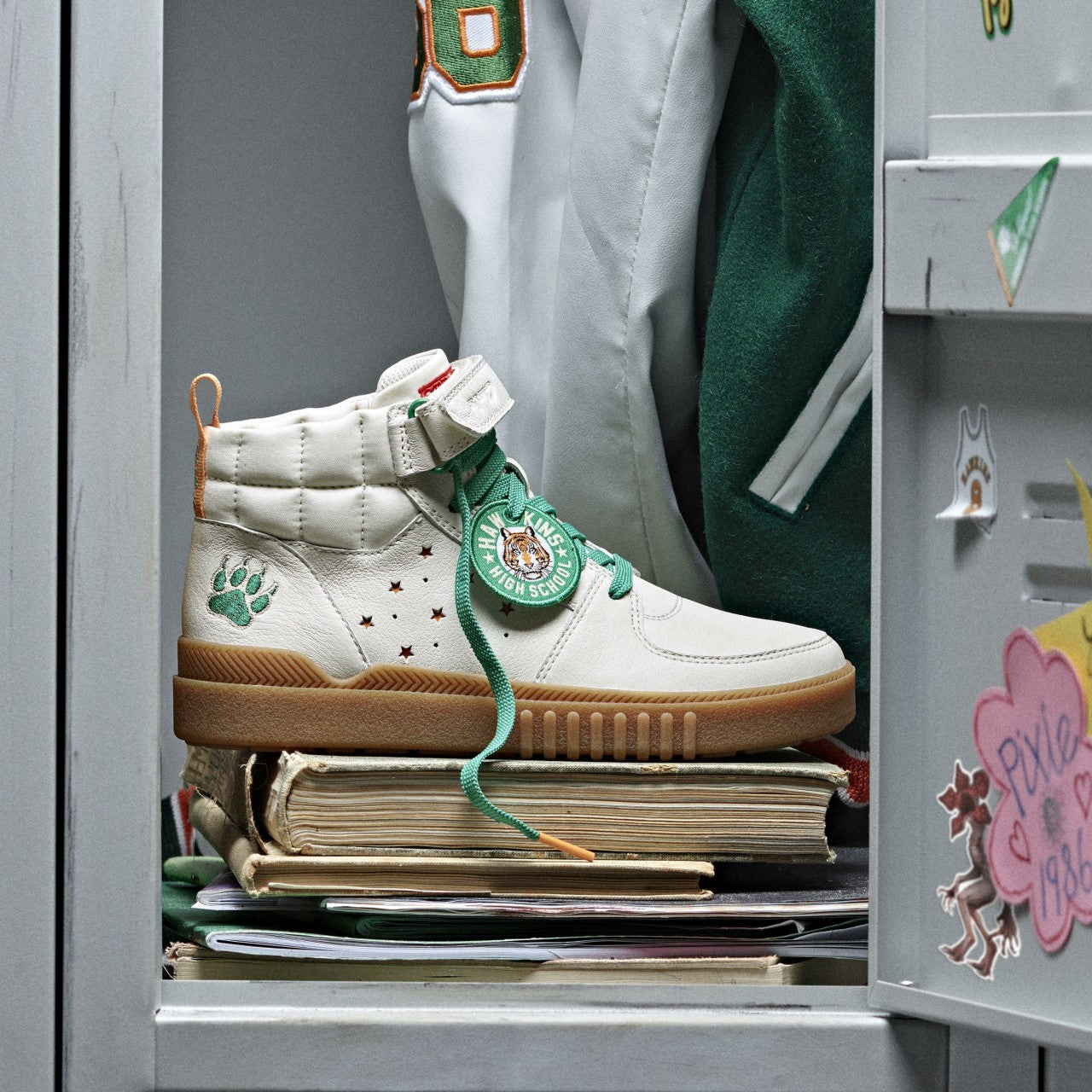 Stranger Things Somerset Hi Older Off White Clarks Kids