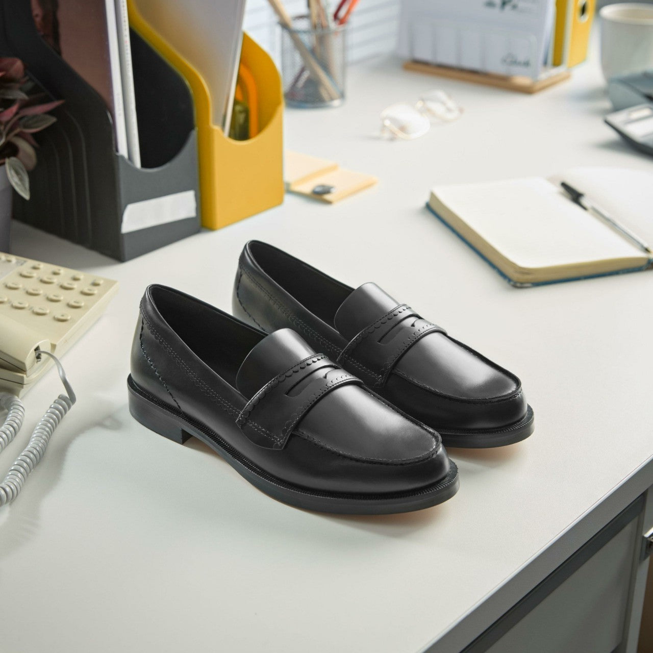 Straven Edge Black Leather Clarks Women
