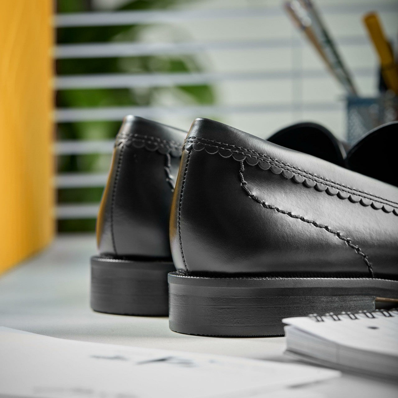 Straven Edge Black Leather Clarks Women