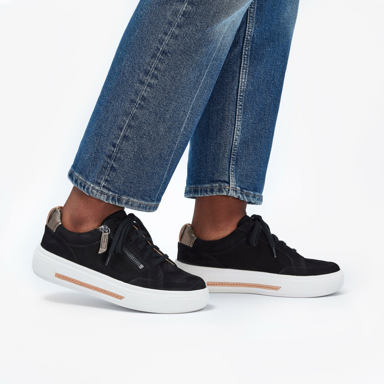 Hollyhock Zip Black Nubuck Clarks Women