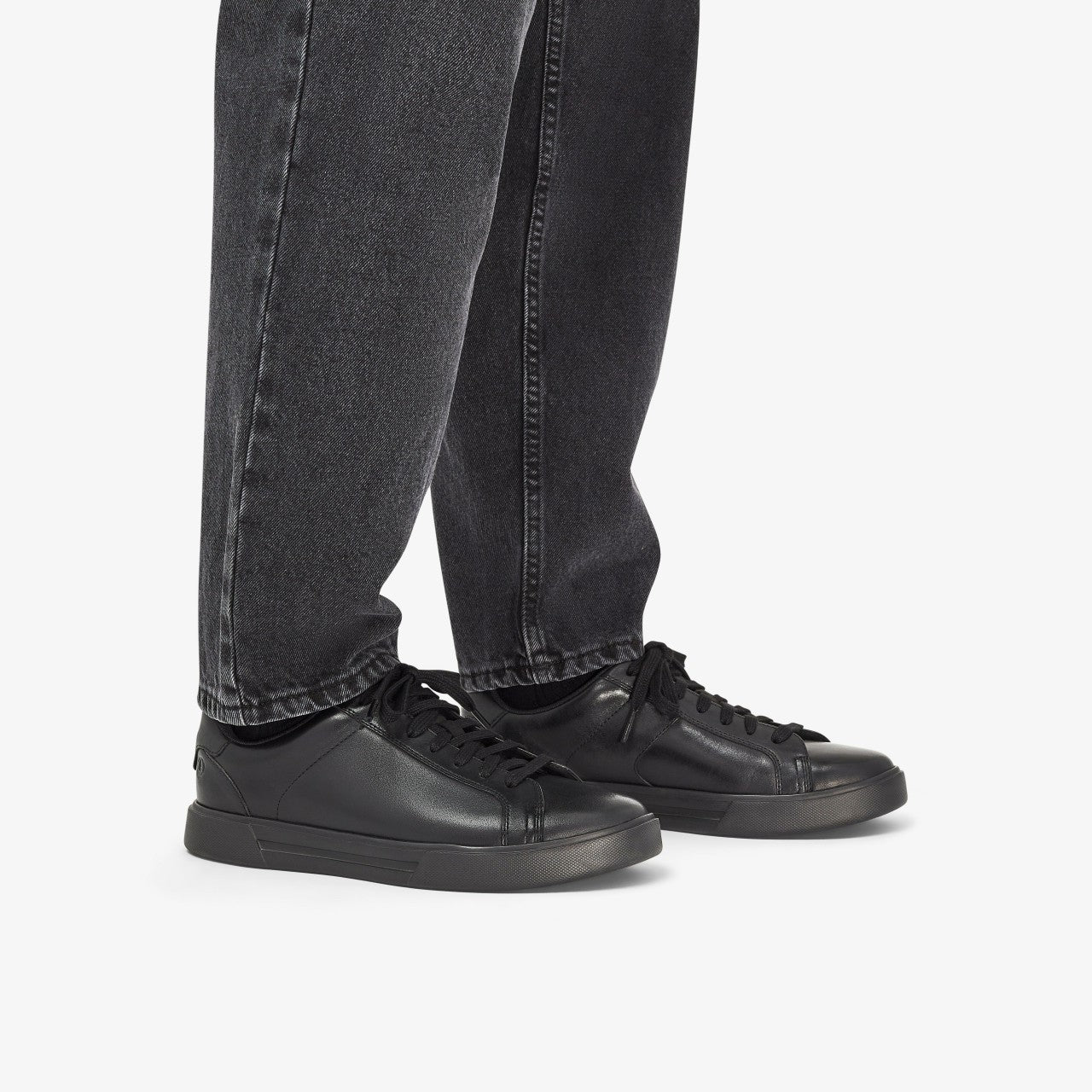 Romsey Lace Black Leather Clarks Men