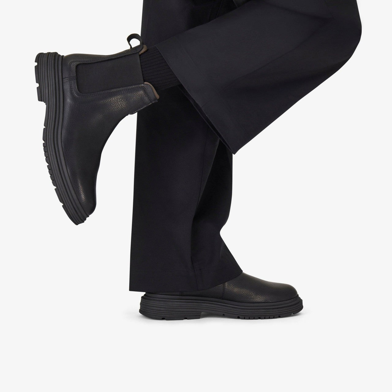 Badbury Easy Black Leather Clarks Men
