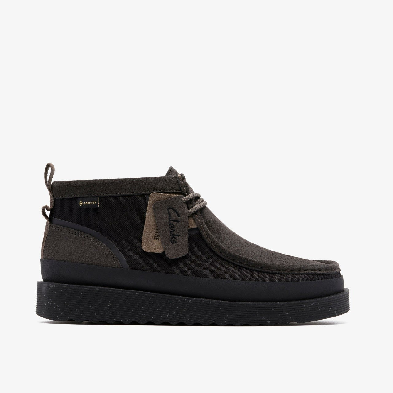 Wallabee FTR GORE-TEX Black Combination Clarks Men