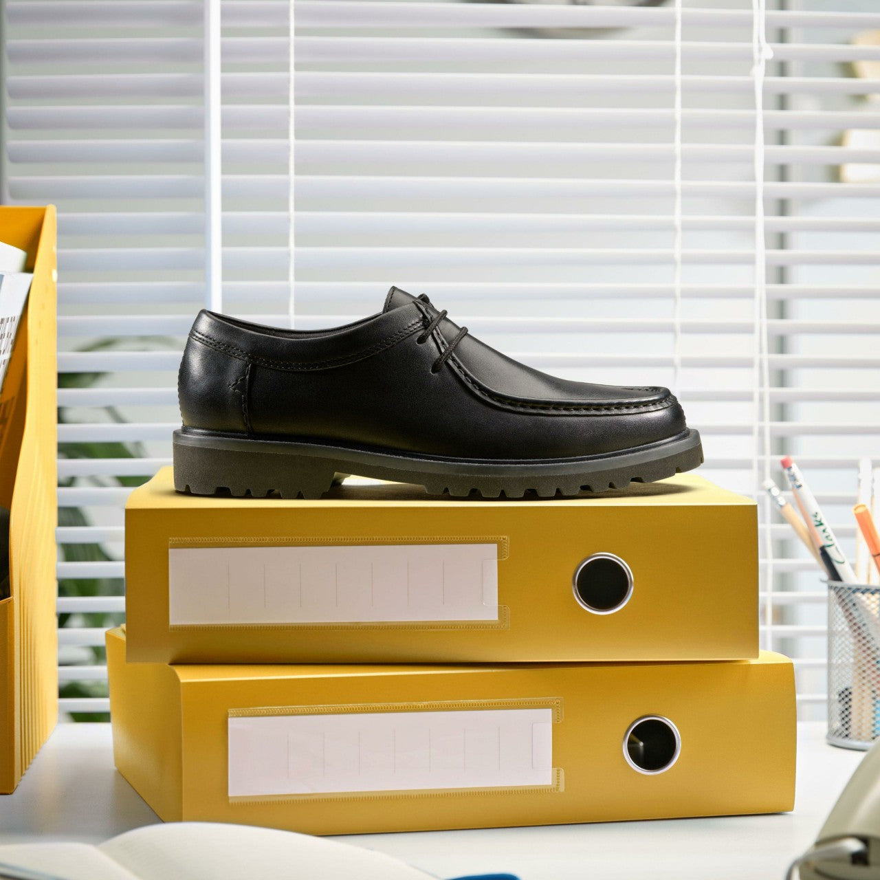 Berwick Seam Black Leather Clarks Men