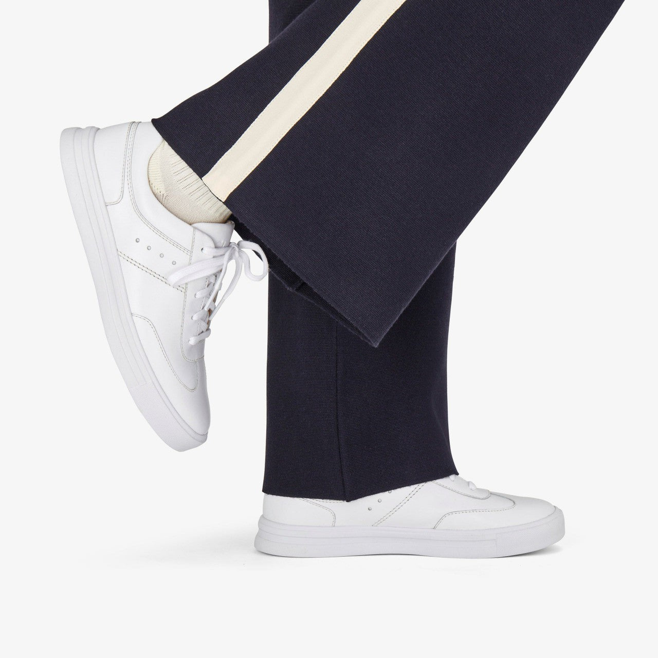 Makea Court White Leather Clarks Women