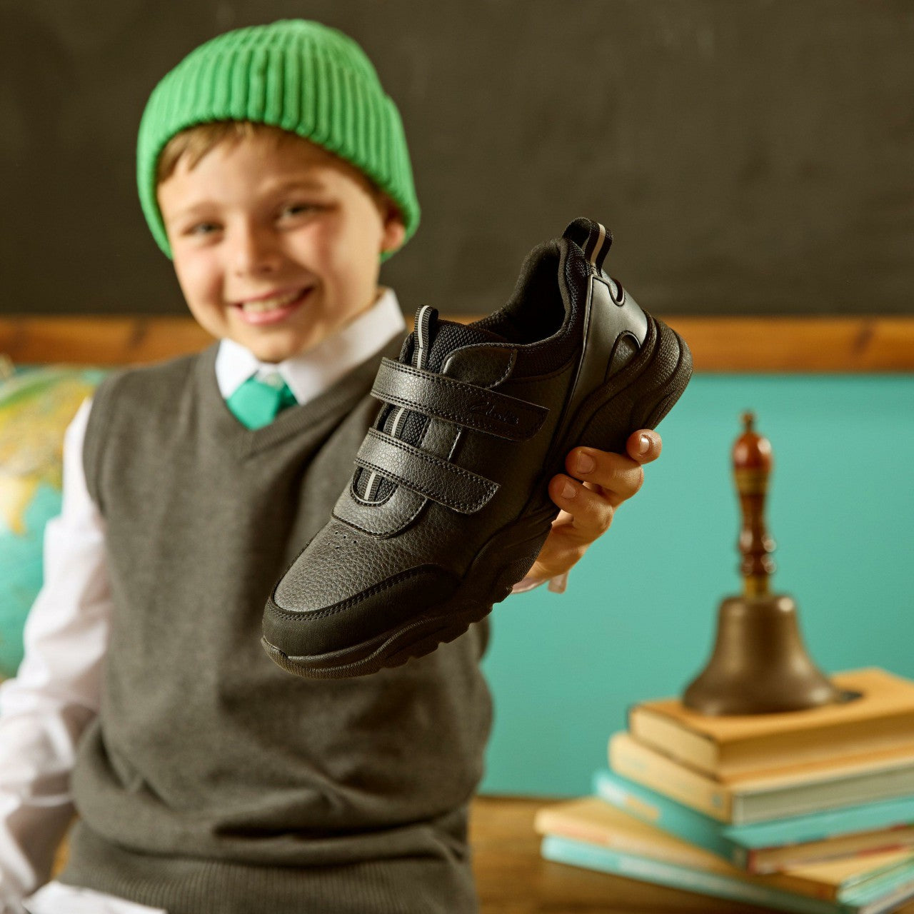 Feather Shine Kid Black Clarks Kids