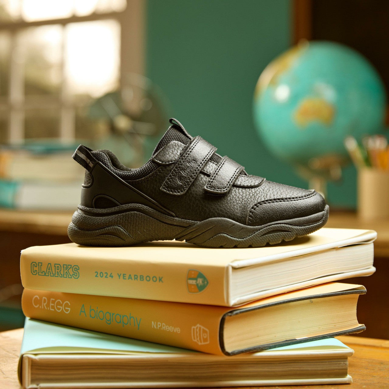 Feather Shine Kid Black Clarks Kids