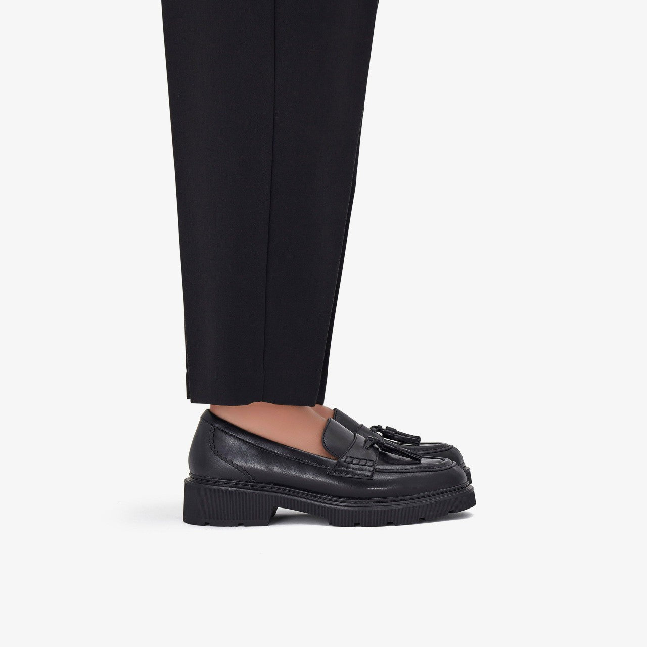 Lauryl Tassel Black Leather Clarks Women