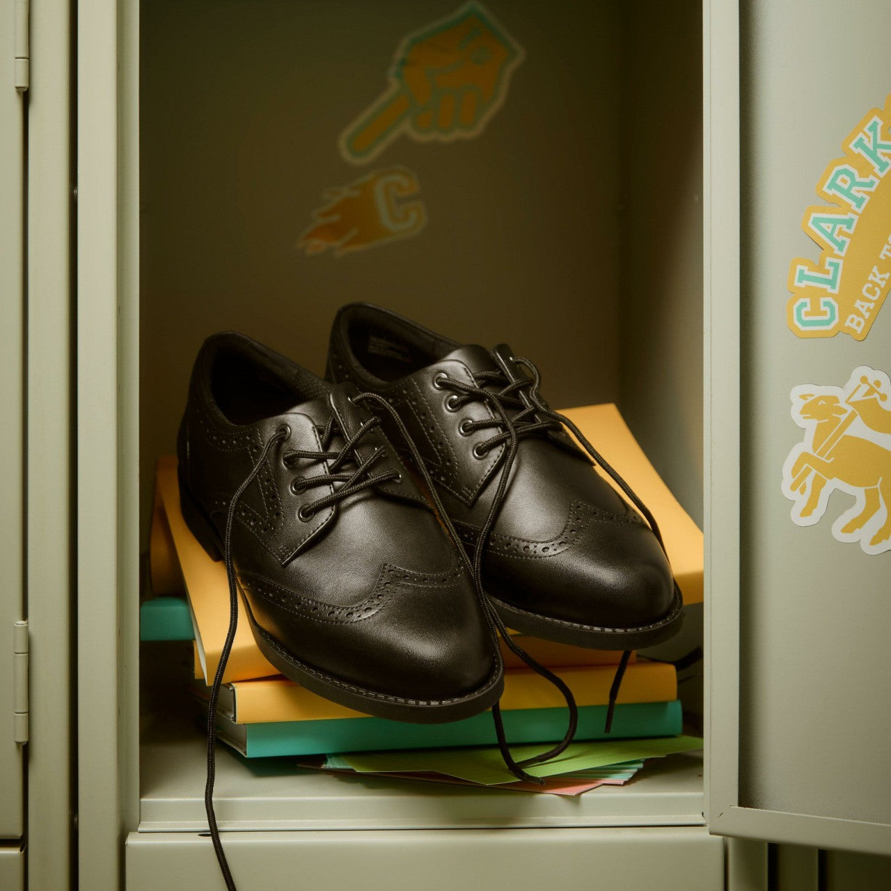 Tapa Pure Youth Black Leather Clarks Kids
