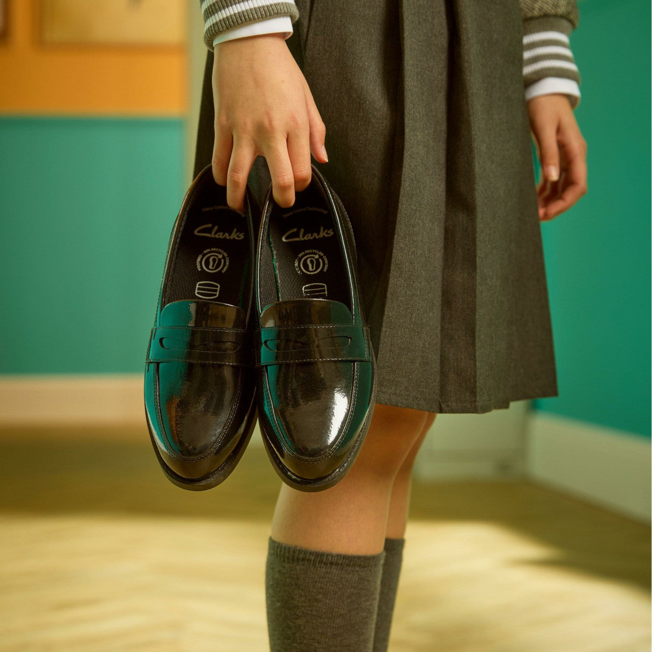 Tapa Edge Youth Black Patent Clarks Kids