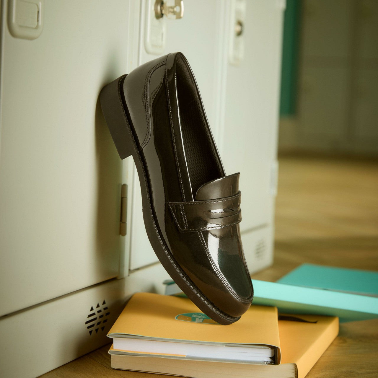 Tapa Edge Youth Black Patent Clarks Kids